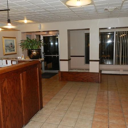 L'Auberge De L'Aeroport Inn Дорваль Экстерьер фото