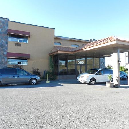 L'Auberge De L'Aeroport Inn Дорваль Экстерьер фото