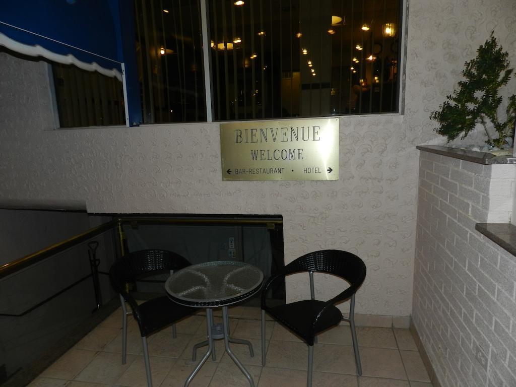 L'Auberge De L'Aeroport Inn Дорваль Экстерьер фото