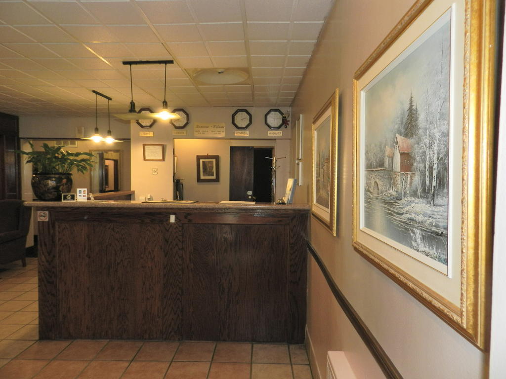 L'Auberge De L'Aeroport Inn Дорваль Экстерьер фото